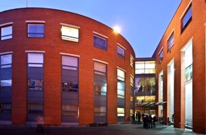 Высшая школа общественной психологии в Познани